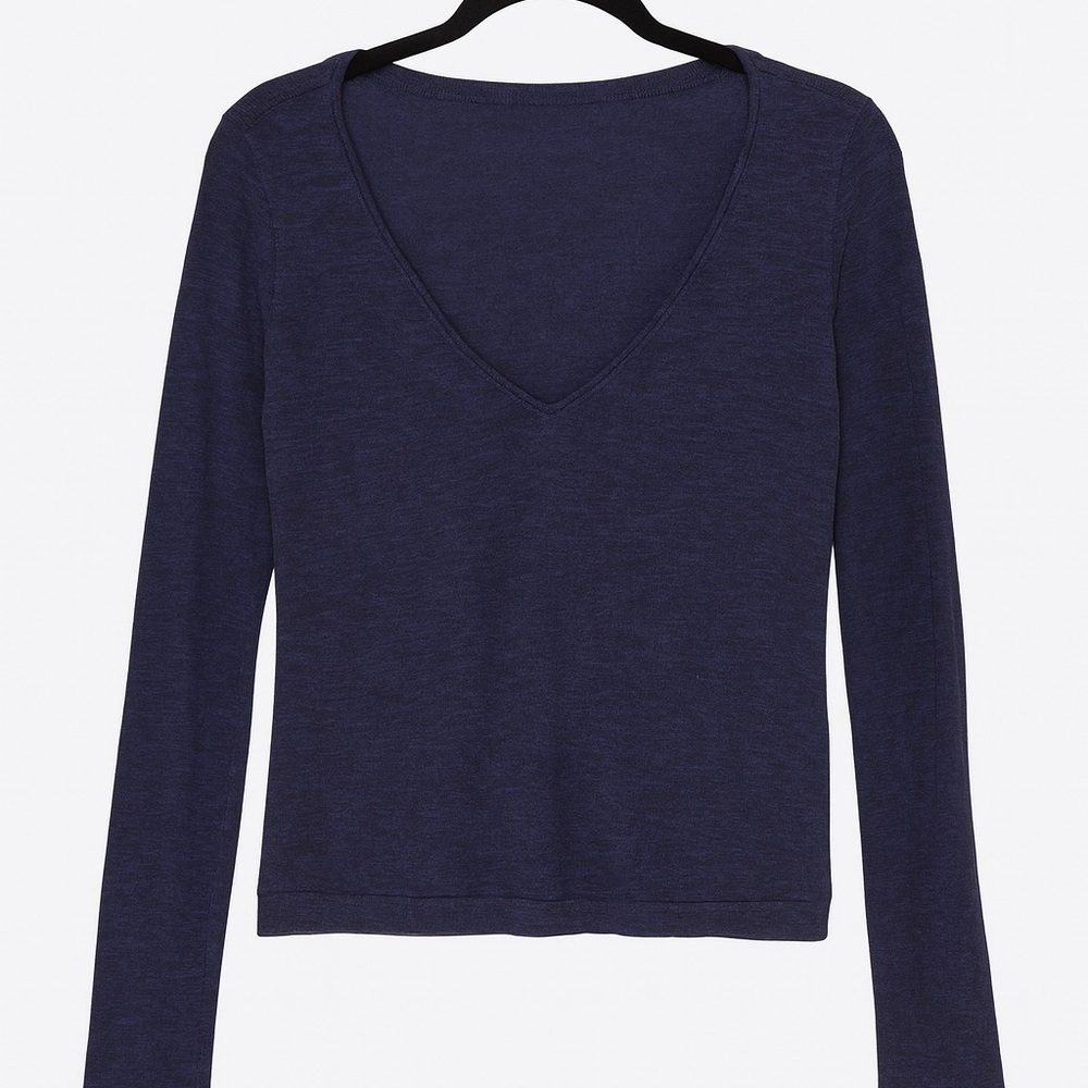 Women's Navy V-Neck Long Sleeve Top